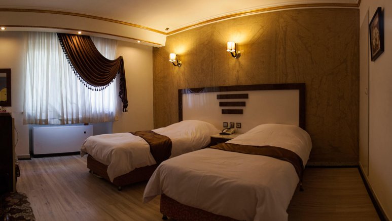 اتاق دو تخته توئین 3 هتل هالی تهران